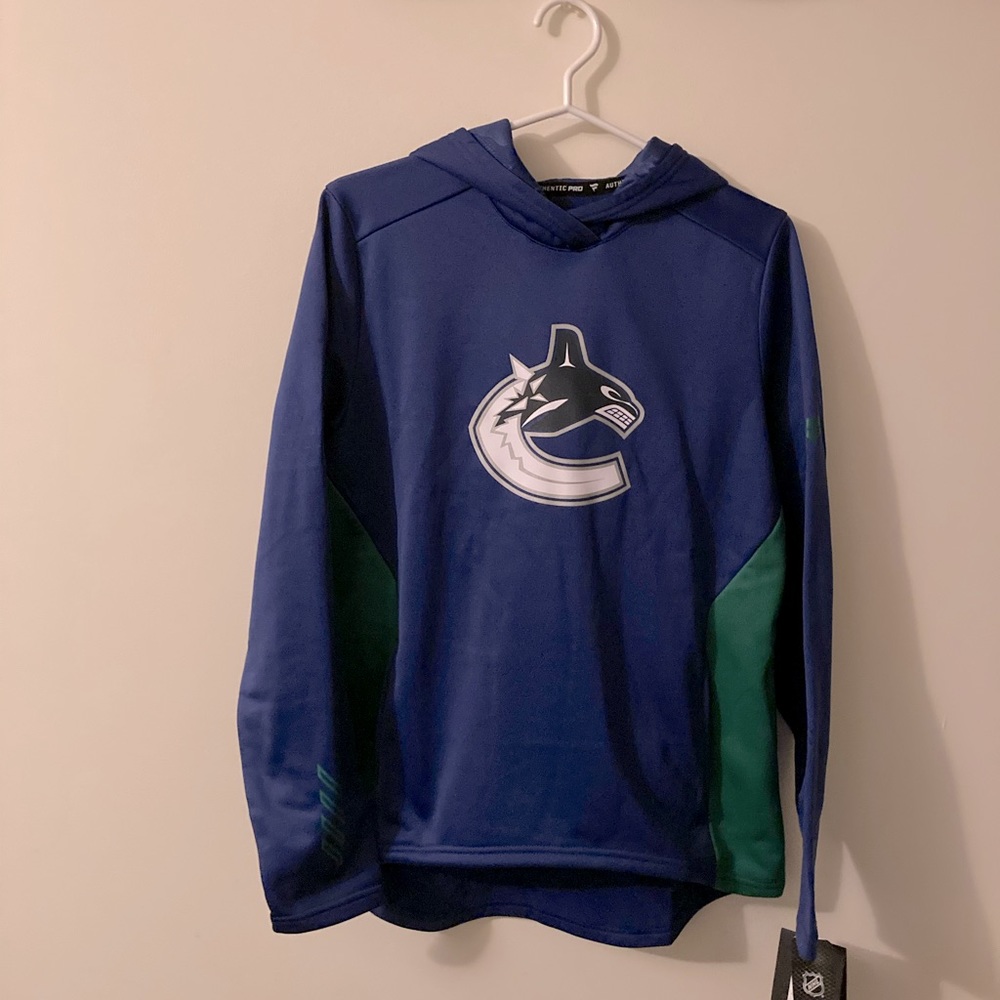 NWTS Vancouver Canucks Hoodie by Fanatics Hockey Fan Sweatshirt Size Medium
